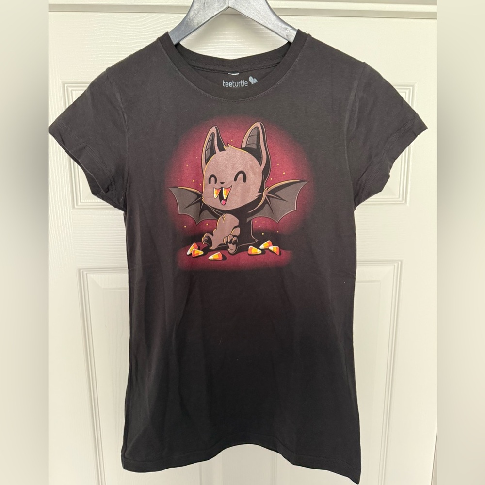 TeeTurtle - Women’s Small - Black Short Sleeve Tee Bat Candy Corn Cat Graphic